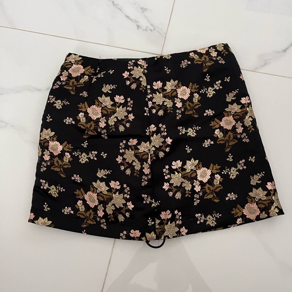 Nice mine skirt - Picture 2 of 3